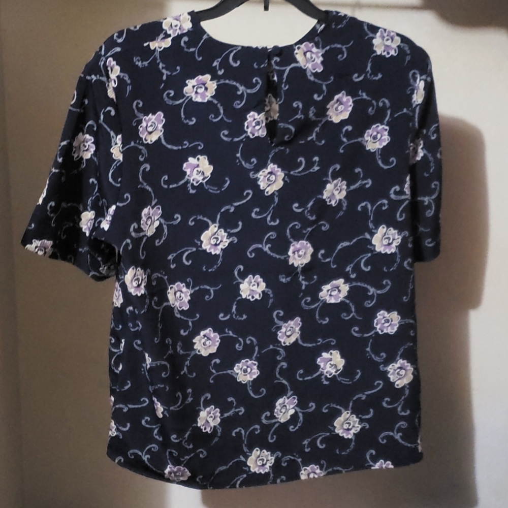 Blouse - Picture 2 of 4